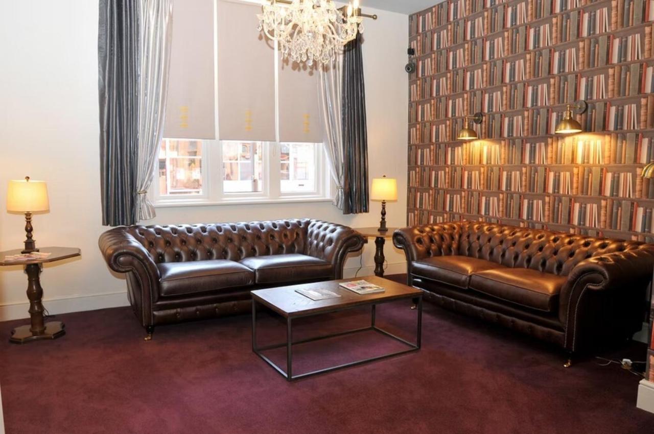 The Royal Hotel Crewe, A Brilliant Collection, Powered By Oyo Eksteriør billede