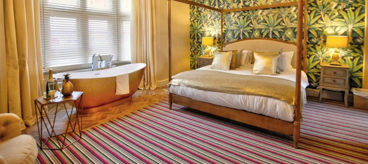 The Royal Hotel Crewe, A Brilliant Collection, Powered By Oyo Eksteriør billede